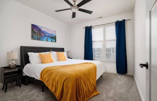 Sunrise Glow Spacious 2BR 2BA 2 King Beds Gym WFH - Foto 18