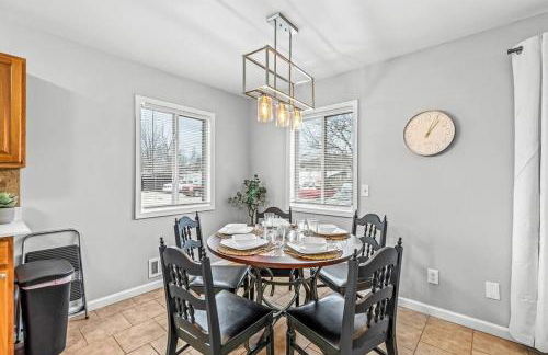 Cozy 2BR Condo in Great Location - King Bed - Foto 28