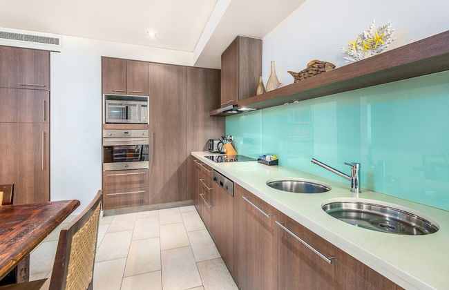 Luxury Apartment at Sea Temple Palm Cove 2 Bed 2 Bath - Photo 8