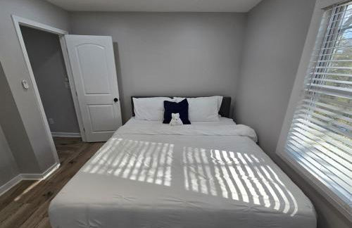 The Silver Villa - 2 King Beds Minutes from Downto - Foto 20