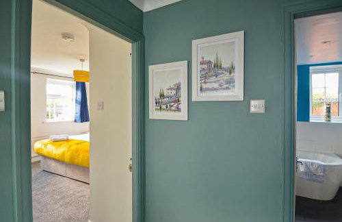 Huntsfield House- Stunning Modern 4 Bedroom House Suitable for Work and Leisure Stays - Foto 21