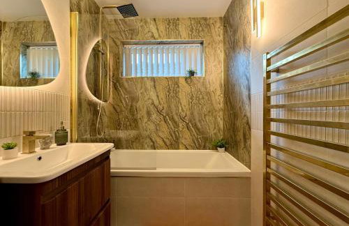 Modern 3 Bedroom Bungalow, EV Friendly, Parking Included - Foto 59