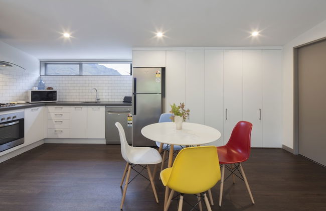 22 Hallenstein Apartments by Staysouth - Photo 17