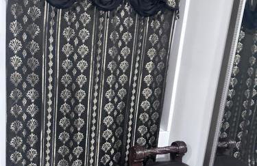 Exquisite 5 Bedroom Near Airport - Foto 17