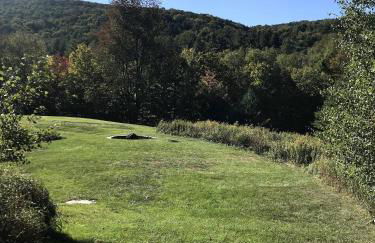 Entire Enchanting, Light-Filled 1830 Farmhouse - Foto 22