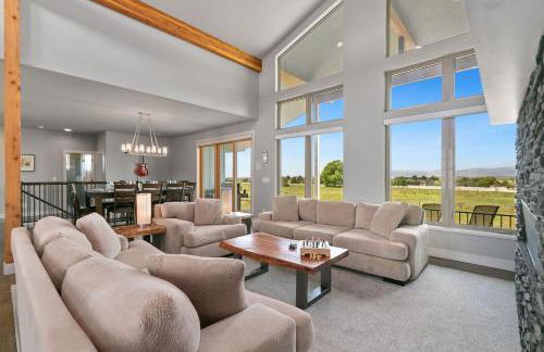 Luxury Home with Spectacular Rocky Mountain Views! - Foto 14