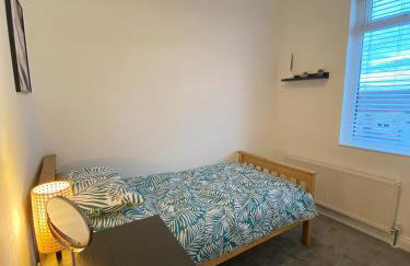 A spacious & modern 3-bed home - Foto 10