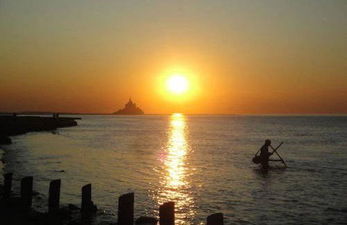 Cabane de douanier en baie du Mont Saint Michel hébergement insolite - Foto 1