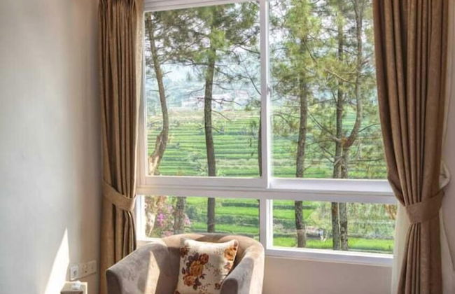 Villa Kota Bunga Puncak 4 Bedroom - Photo 20