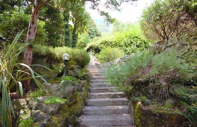 Villa Oliveto with Pool and Lake view - Photo 50