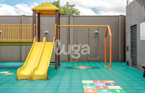 Acogedor con Área de Ocio, Minimercado y Parque Infantil - Foto 8