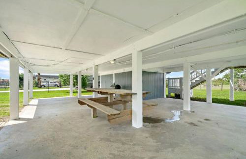 Cozy and charming getaway with deck, close to beach - Foto 23