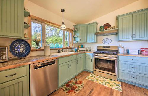 Family Home with Stunning River and Mountain View - Foto 8