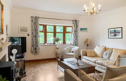 Dane Hurst - Photo 2