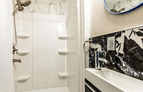 Light & Cozy Oasis with Private Pool and Hot Tub - Foto 21