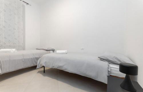 Nuovo a pochi minuti da Stazione Treni e Aeroporto - Photo 3