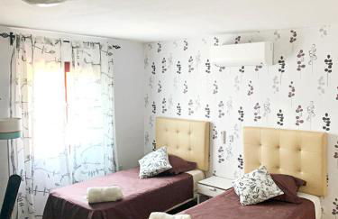 VILLA NABRISA MARBELLA, 5 BEDROOM, PRIVATE POOL, GARDEN, BBQ - Foto 20