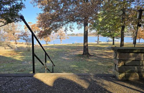 Lakeside Haven with Sandy Beach, Sleeps 12, 3 Bath - Foto 36