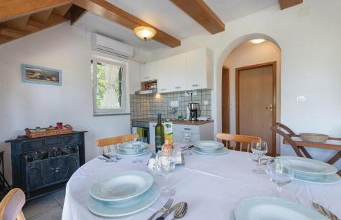 Amazing Home In Ostrobradic - Foto 4