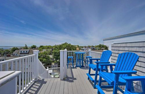 Walk to Commercial Street! Water-View Retreat - Foto 19