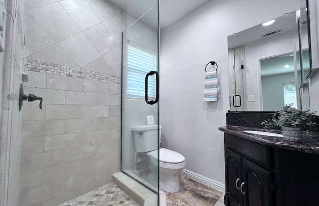 Lovely Anaheim Pool Home 1 Mile to Disney - Foto 17