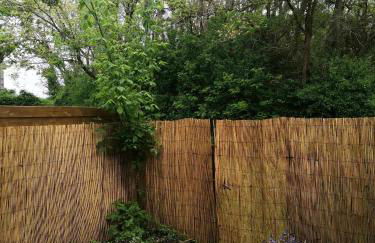 Appartement T1bis avec jardinet au calme - Photo 33