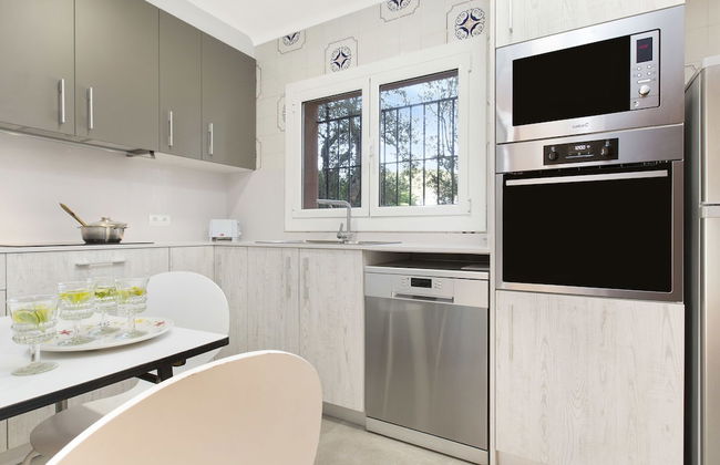 Simply Furnished Apartment With Shared Pool in Llafranc - Foto 2