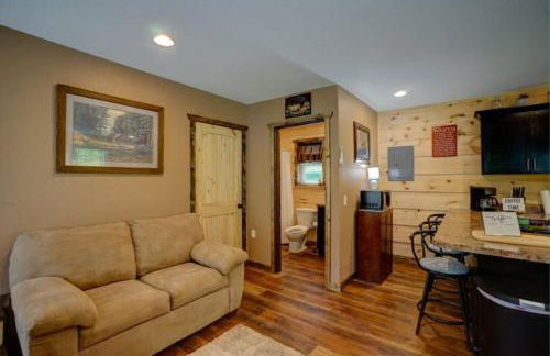 Dragon's Nest Cabin with Mountain Views - Foto 8