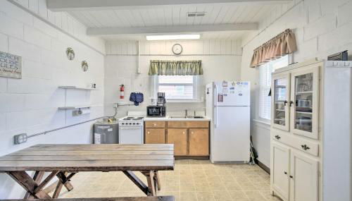 Steps to Ocean Breezy Myrtle Beach Bungalow! - Foto 4