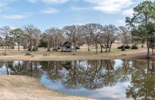 Cozy Rustic Cabin Rental on Private Ranch for Weekend Getaway from Austin - Photo 9