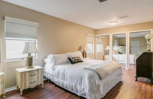 Welcome to Your Serene Waterfront Getaway! - Foto 16