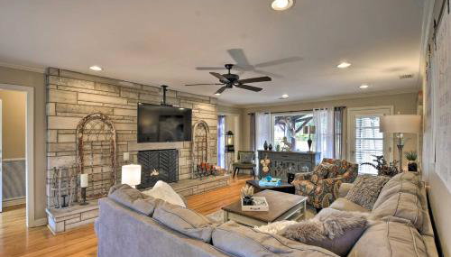 Charming Florence Getaway with Fireplace and Grill! - Foto 5