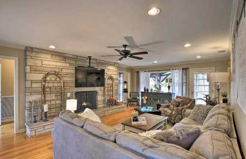 Charming Florence Getaway with Fireplace and Grill! - Foto 5