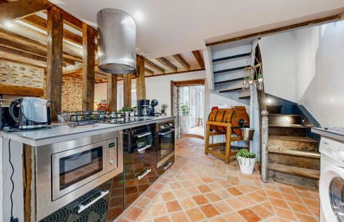 Amazing Home In Neuilly Le Vendin - Photo 4