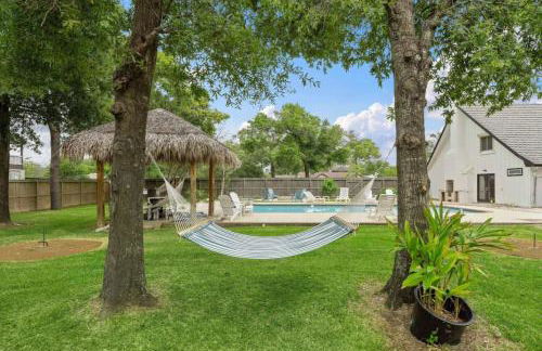 Sprawling estate with private pool and game room and guest house - Foto 50