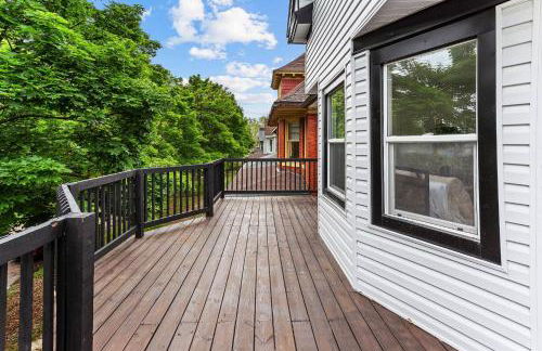 Spacious 4BR House Near Downtown, Perfect for Groups & Pets - Foto 20