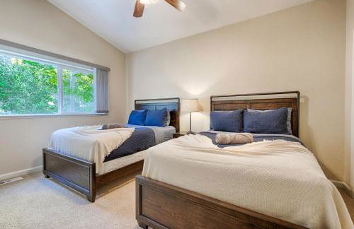 Spacious 4BD 3BA with hot tub, fire pit, and wraparound deck - Foto 15