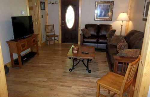 Lovely Log Cabin in the Woods with Hot Tub near the Red River Gorge in Kentucky - Foto 7