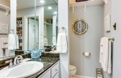 Resort-Style Lake Conroe Retreat with Balcony and View - Photo 20