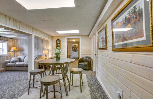 Charming Lake Ann Apartment - Walkable Location! - Foto 8