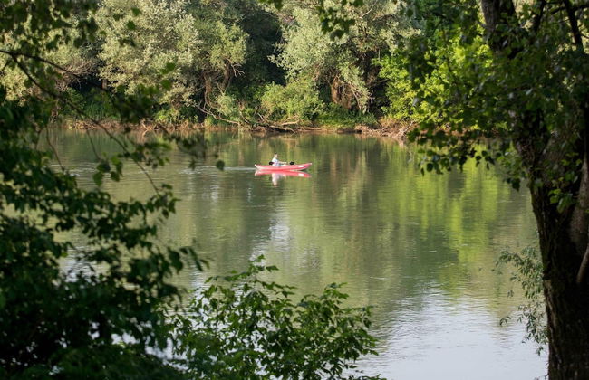 Amazing Chalet with Private Garden, Hot Tub, Sauna, Great Location by the River - Foto 38