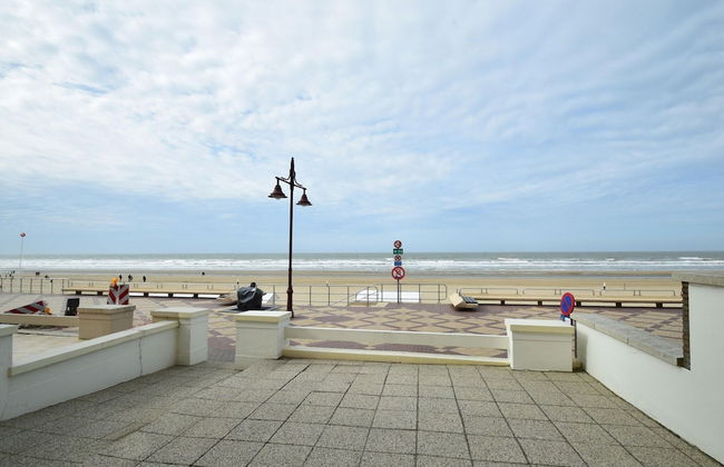 Seaside Stay w/ Large Terrace - Photo 18