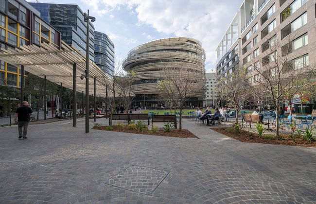 Modern Apartment in Darling Harbour - Photo 14