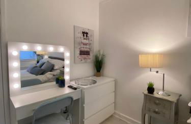 NEW…THE HOTTUB HOUSE BLACKPOOL PLEASURE BEACH - Photo 37