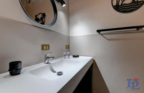 SWAROVSKI Family apartment with pool DesenzanoLoft Official Partner Homes & Villas by Marriott Bonvoy - Foto 26