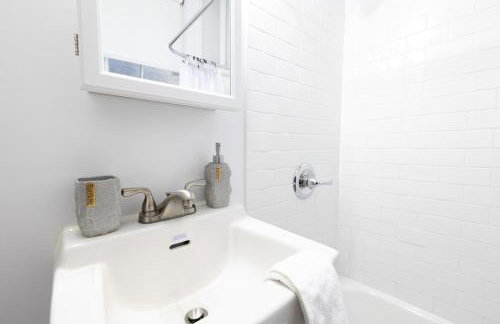 E10-1 Designer East Village Townhouse 1BR - Foto 30
