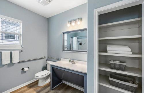 Summer Bliss Walk to Beach Master Suite Bunk Beds Sleeps 9 - Foto 19