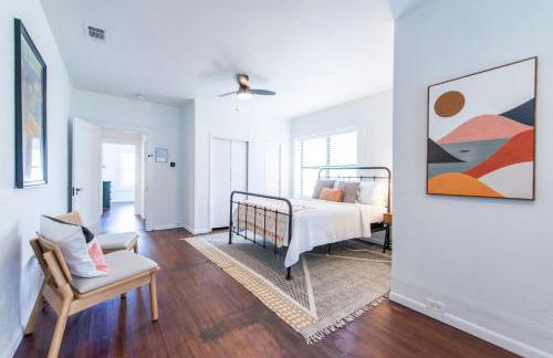 Newly Updated Cozy 1927 Uptown Tudor 4 min to Magnolia - Photo 26