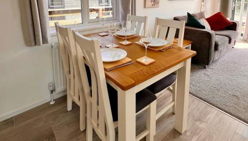 Rolo's Lakeside Lodge With Hot Tub & Hi-Speed Wifi - Foto 4