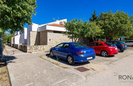 Rona Apartment Flower 1 and Flower 2 - Foto 9